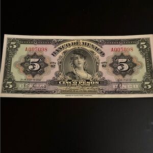 Vintage: $5 Pesos La Gitana April 7, 1943 Banco de Mexico.